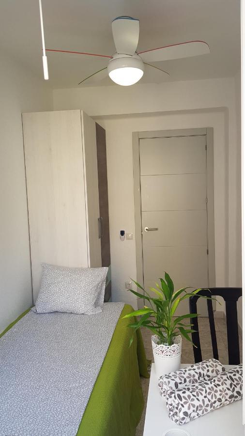 Ferienwohnung Apartamento Las Palmeras Castellón de la Plana Exterior foto
